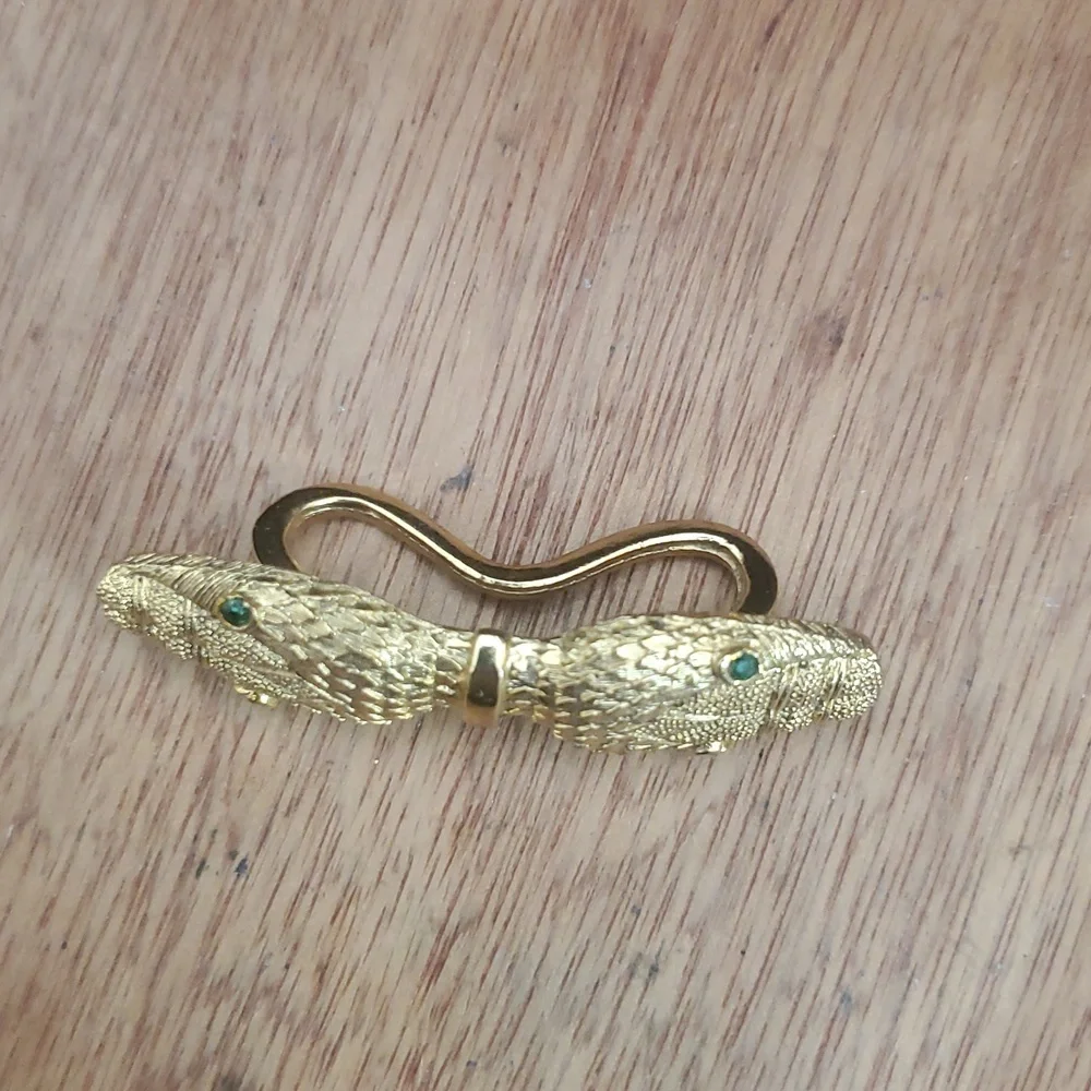 N/A elegant gold